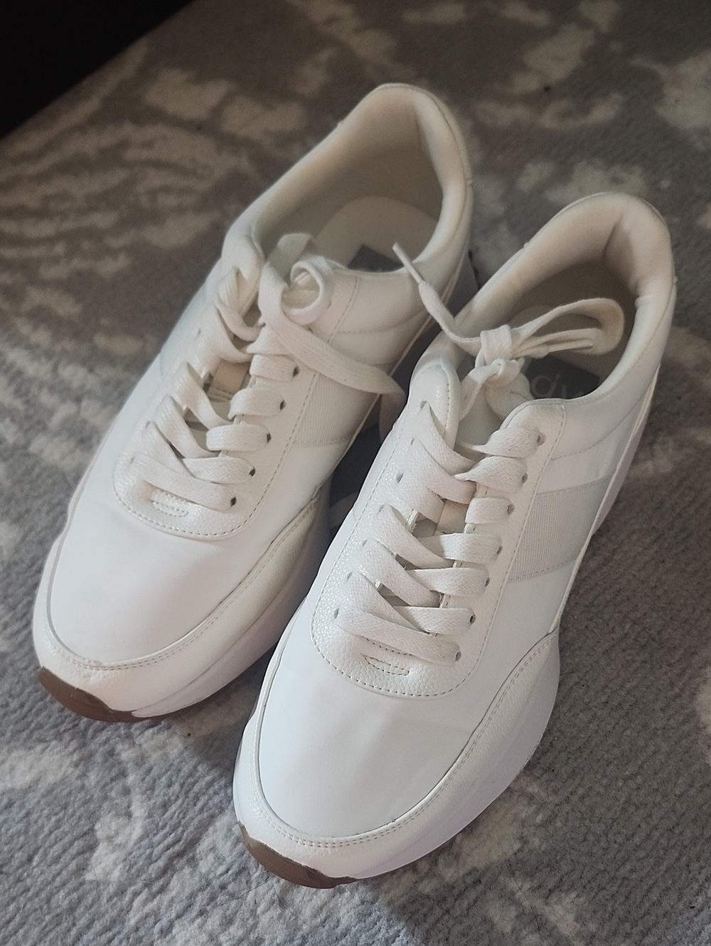 Minimalist White Casual Dolce Via Sneakers